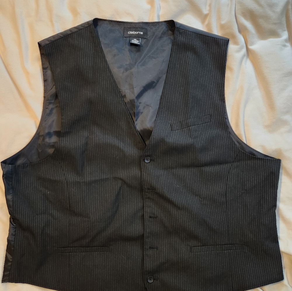 Claiborne, size XXL black vest